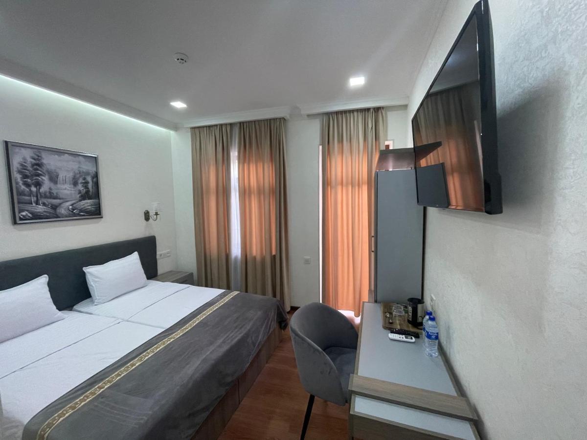 Registon Saroy Hotel Samarkand Exterior photo