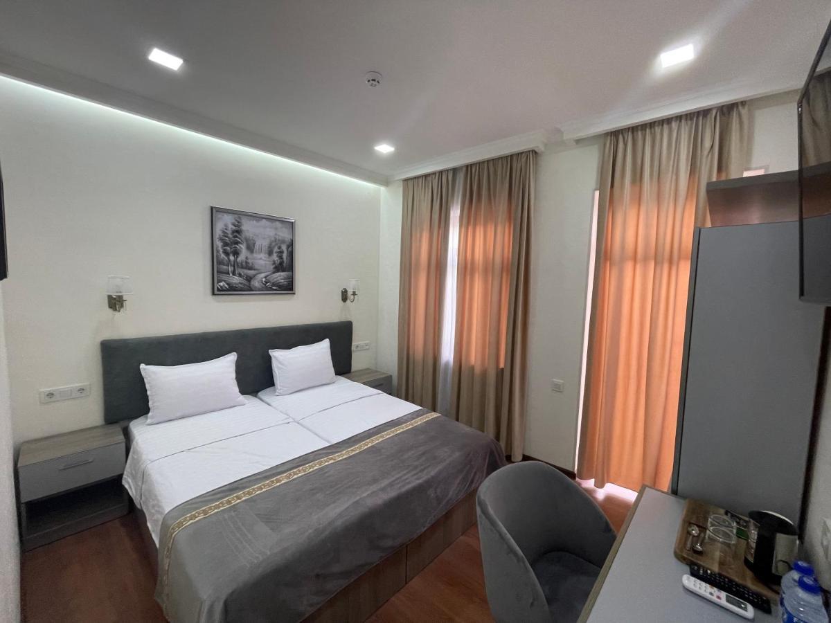 Registon Saroy Hotel Samarkand Exterior photo