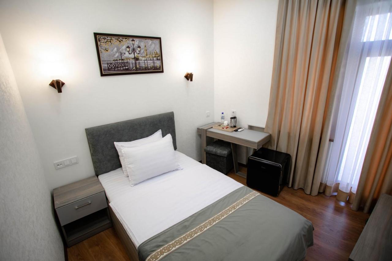 Registon Saroy Hotel Samarkand Exterior photo