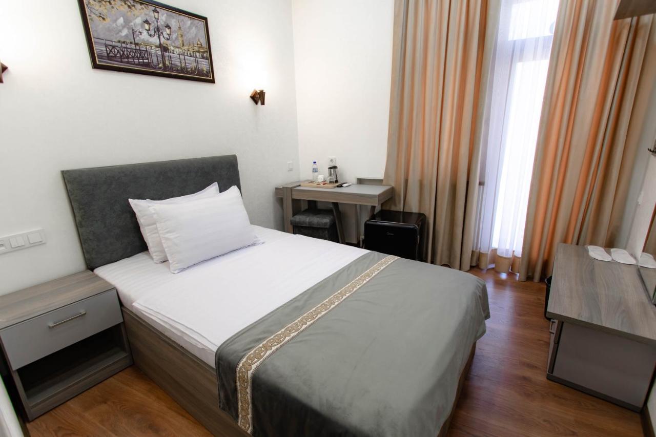 Registon Saroy Hotel Samarkand Exterior photo